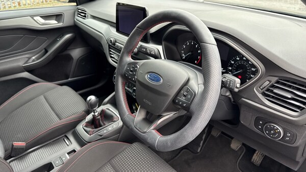 Used Ford Focus 2022 for sale - 76183901: Photo 9