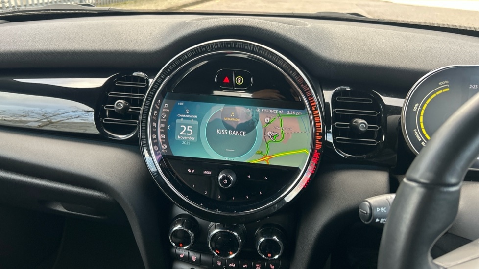 Used MINI Hatch 2023 for sale - 76872226: Photo 8