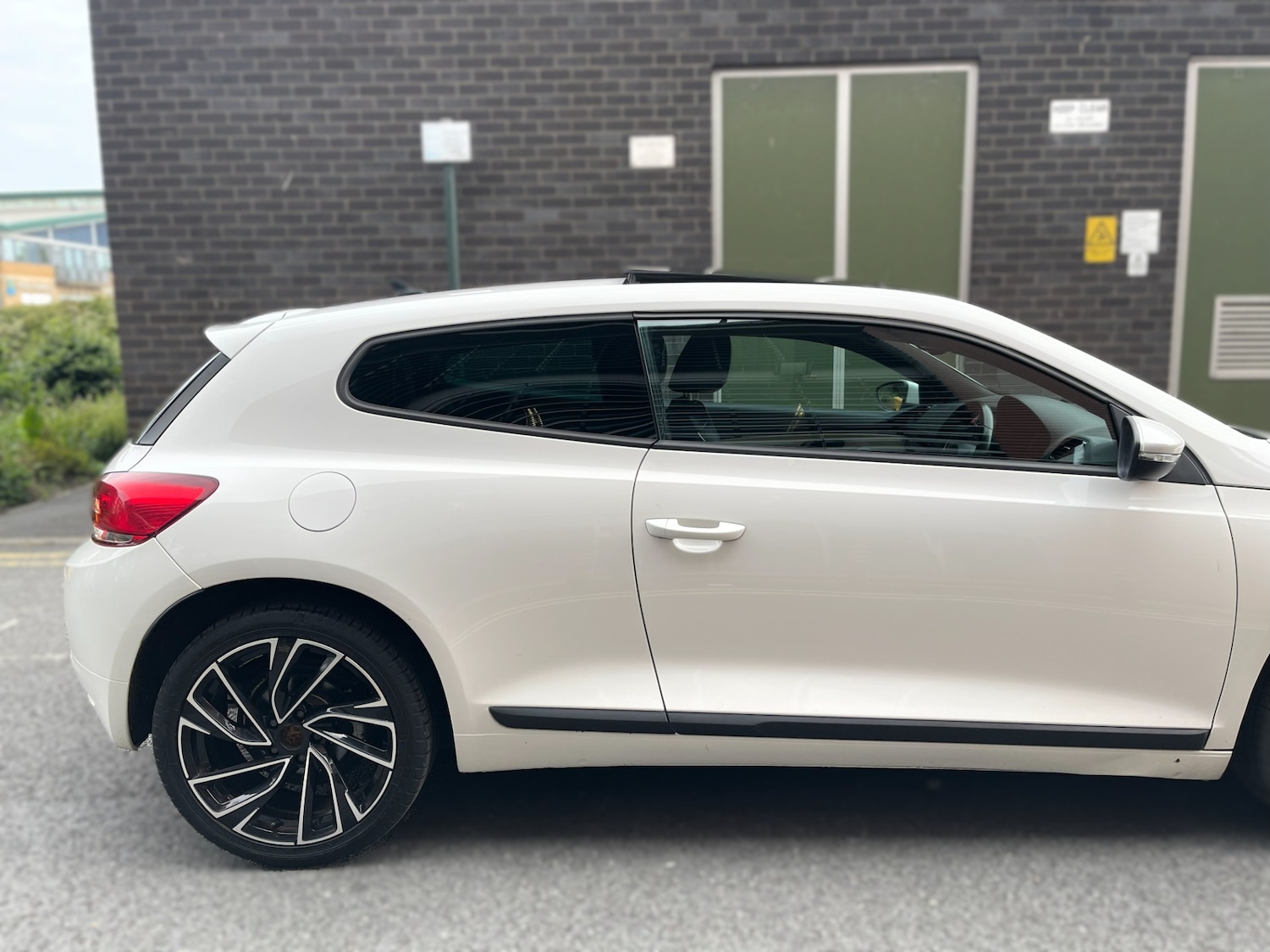 Used Volkswagen Scirocco 2011 for sale - 76170805: Photo 34