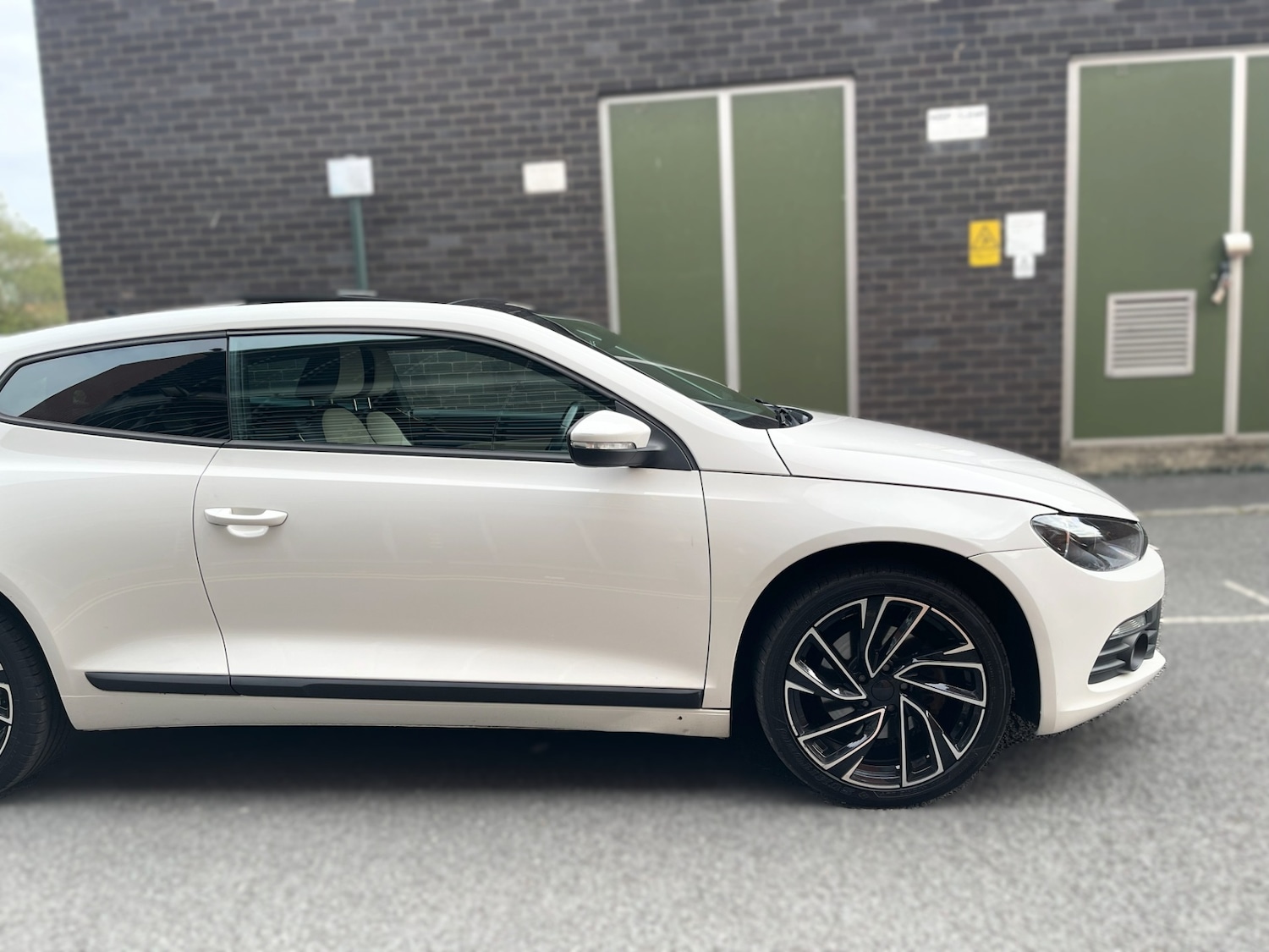Used Volkswagen Scirocco 2011 for sale - 76170805: Photo 35