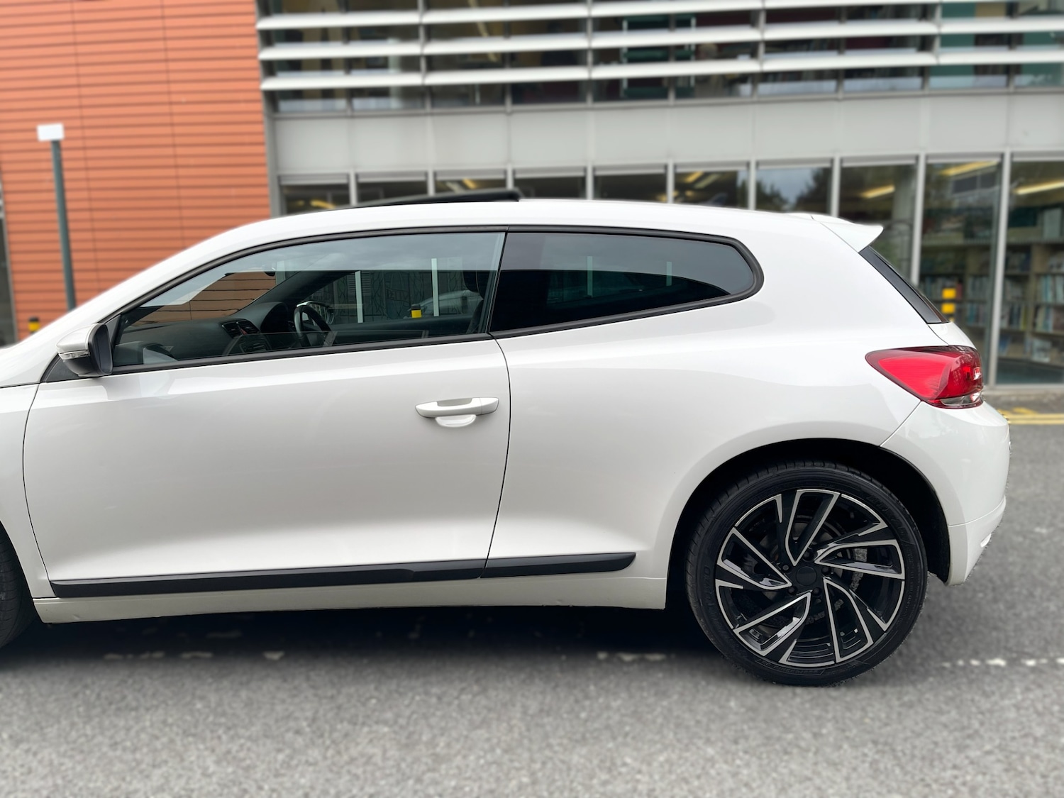 Used Volkswagen Scirocco 2011 for sale - 76170805: Photo 37
