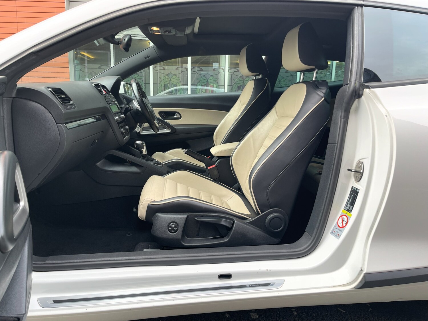 Used Volkswagen Scirocco 2011 for sale - 76170805: Photo 44