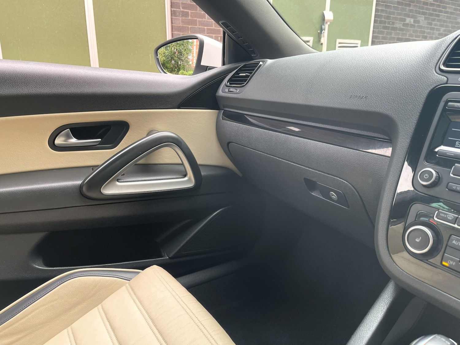 Used Volkswagen Scirocco 2011 for sale - 76170805: Photo 66