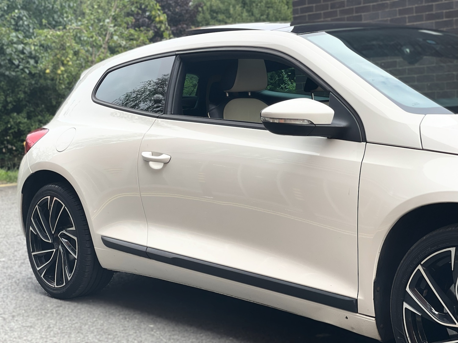 Used Volkswagen Scirocco 2011 for sale - 76170805: Photo 84