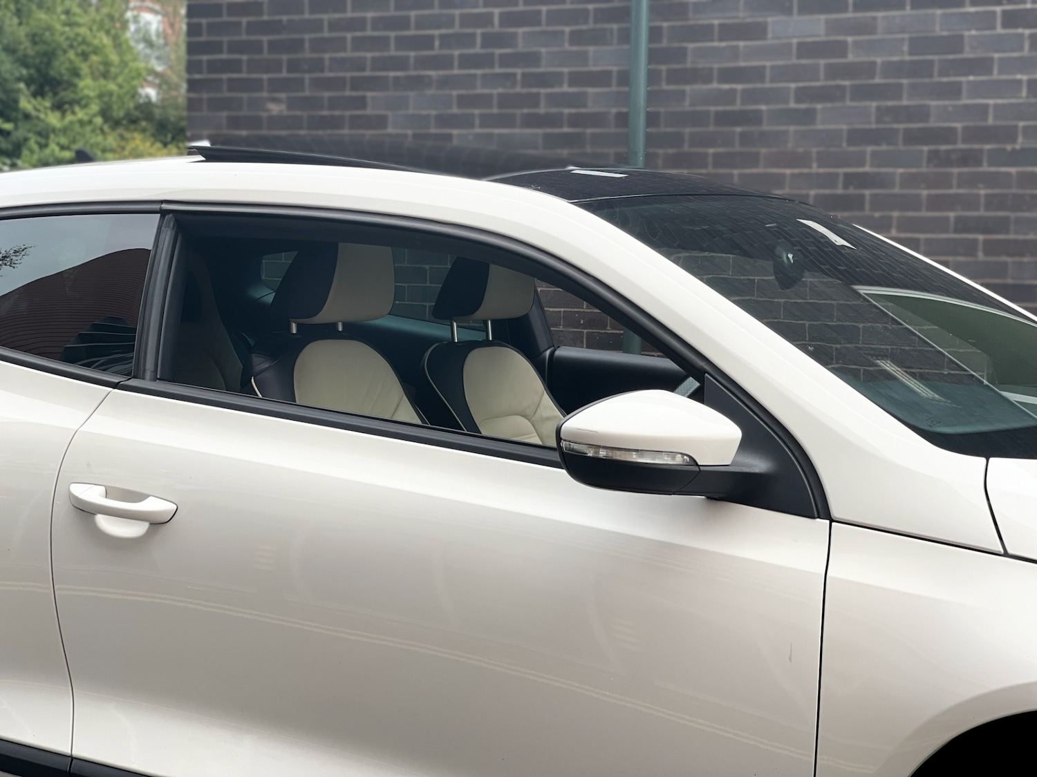 Used Volkswagen Scirocco 2011 for sale - 76170805: Photo 85