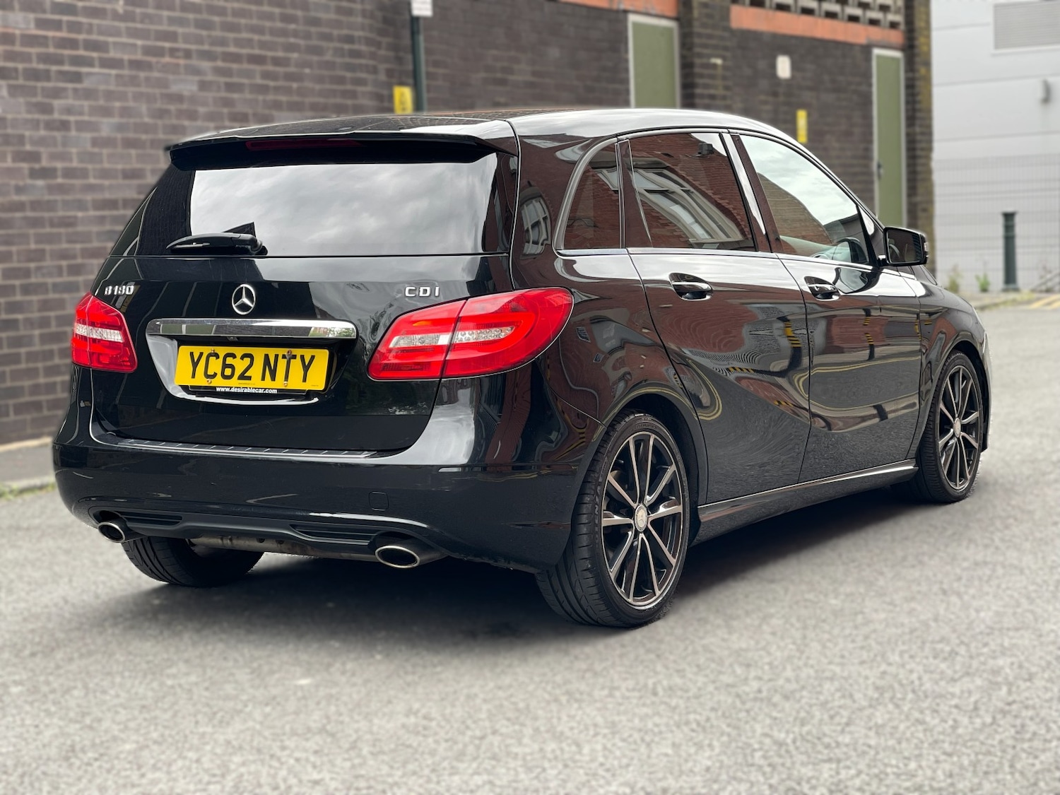 Used Mercedes-Benz B Class 2012 for sale - 76605848: Photo 2