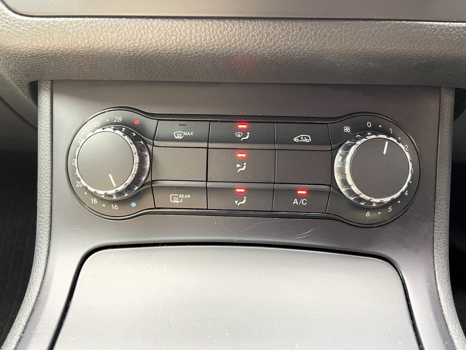 Used Mercedes-Benz B Class 2012 for sale - 76605848: Photo 40