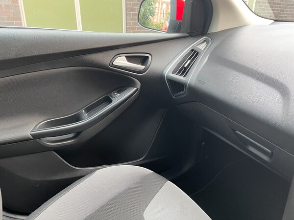 Used Ford Focus 2014 for sale - 76170840: Photo 16