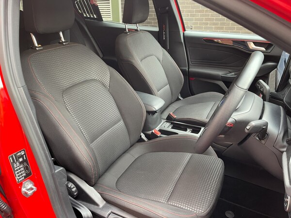 Used Ford Focus 2023 for sale - 74897052: Photo 96