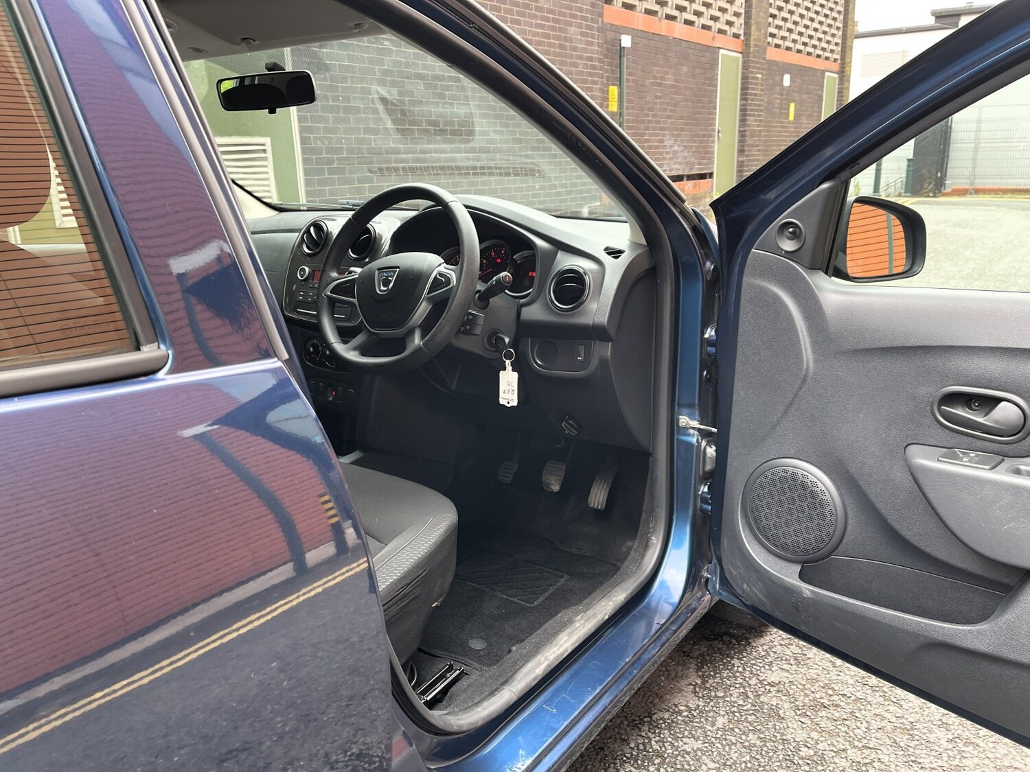 Used Dacia Sandero 2017 for sale - 76605631: Photo 37