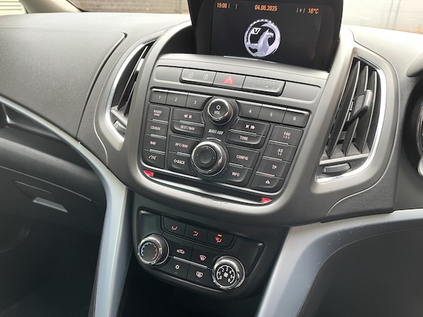 Used Vauxhall Zafira 2013 for sale - 74870829: Photo 19