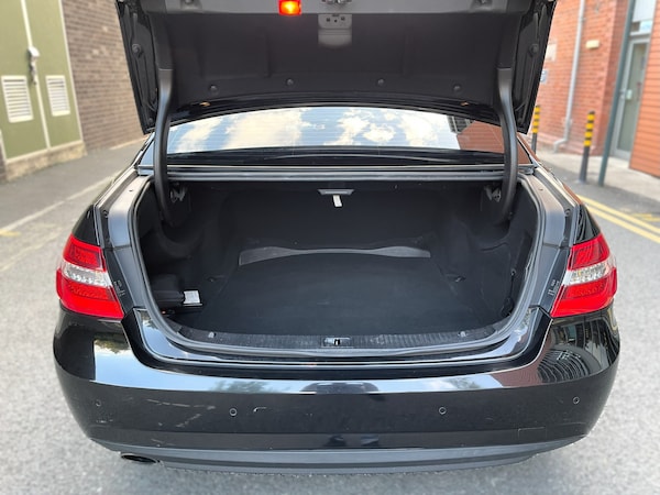 Used Mercedes-Benz E Class 2011 for sale - 75557290: Photo 11