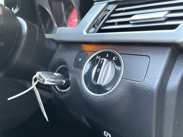 Used Mercedes-Benz E Class 2011 for sale - 75557290: Photo 15