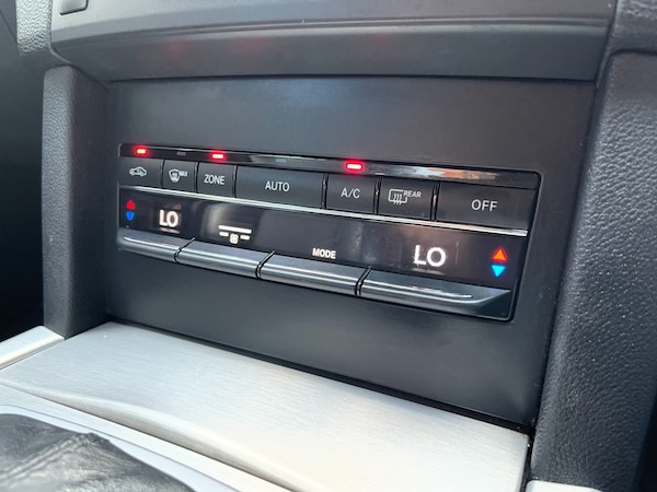 Used Mercedes-Benz E Class 2011 for sale - 75557290: Photo 20