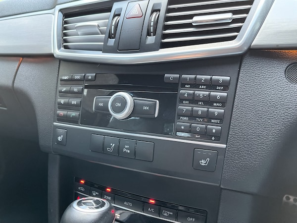 Used Mercedes-Benz E Class 2011 for sale - 75557290: Photo 21