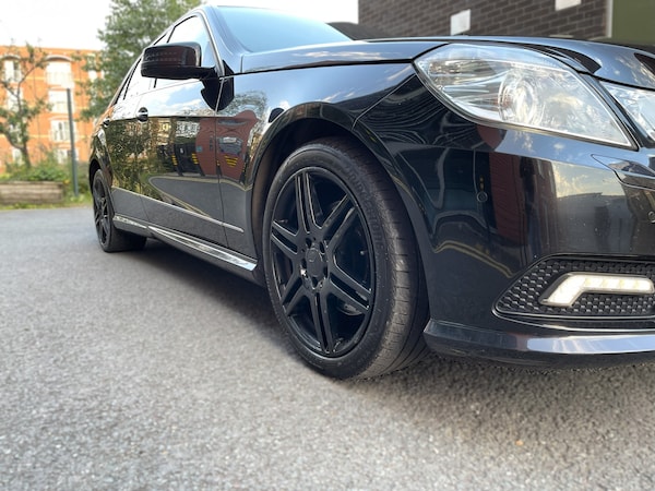 Used Mercedes-Benz E Class 2011 for sale - 75557290: Photo 33