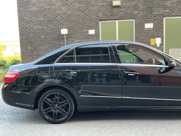 Used Mercedes-Benz E Class 2011 for sale - 75557290: Photo 36
