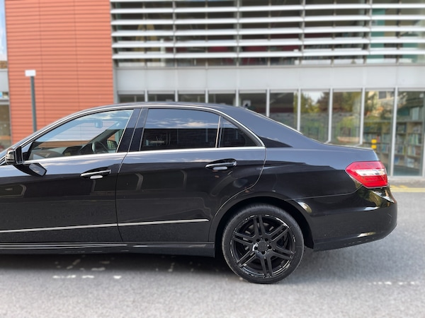 Used Mercedes-Benz E Class 2011 for sale - 75557290: Photo 39
