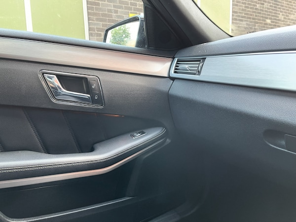 Used Mercedes-Benz E Class 2011 for sale - 75557290: Photo 57