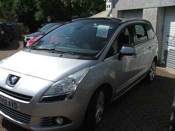 Used Peugeot 5008 2012 for sale - 79424238: Photo