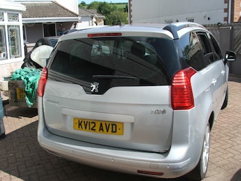 Used Peugeot 5008 2012 for sale - 79424238: Photo