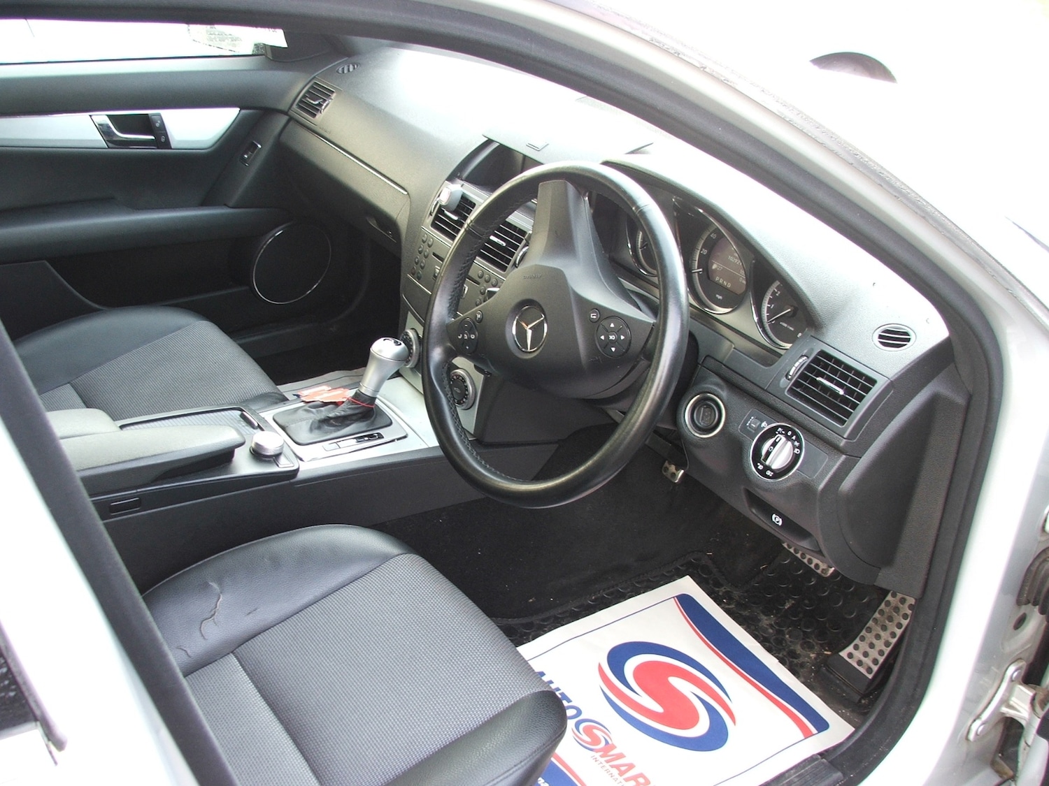 Used Mercedes-Benz C Class 2010 for sale - 77416970: Photo 5