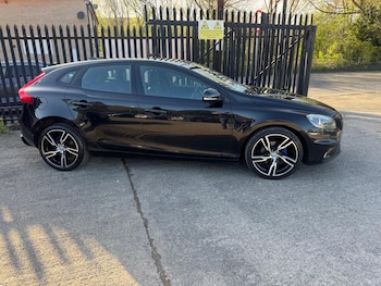 Used Volvo V40 2013 for sale - 78170271: Photo
