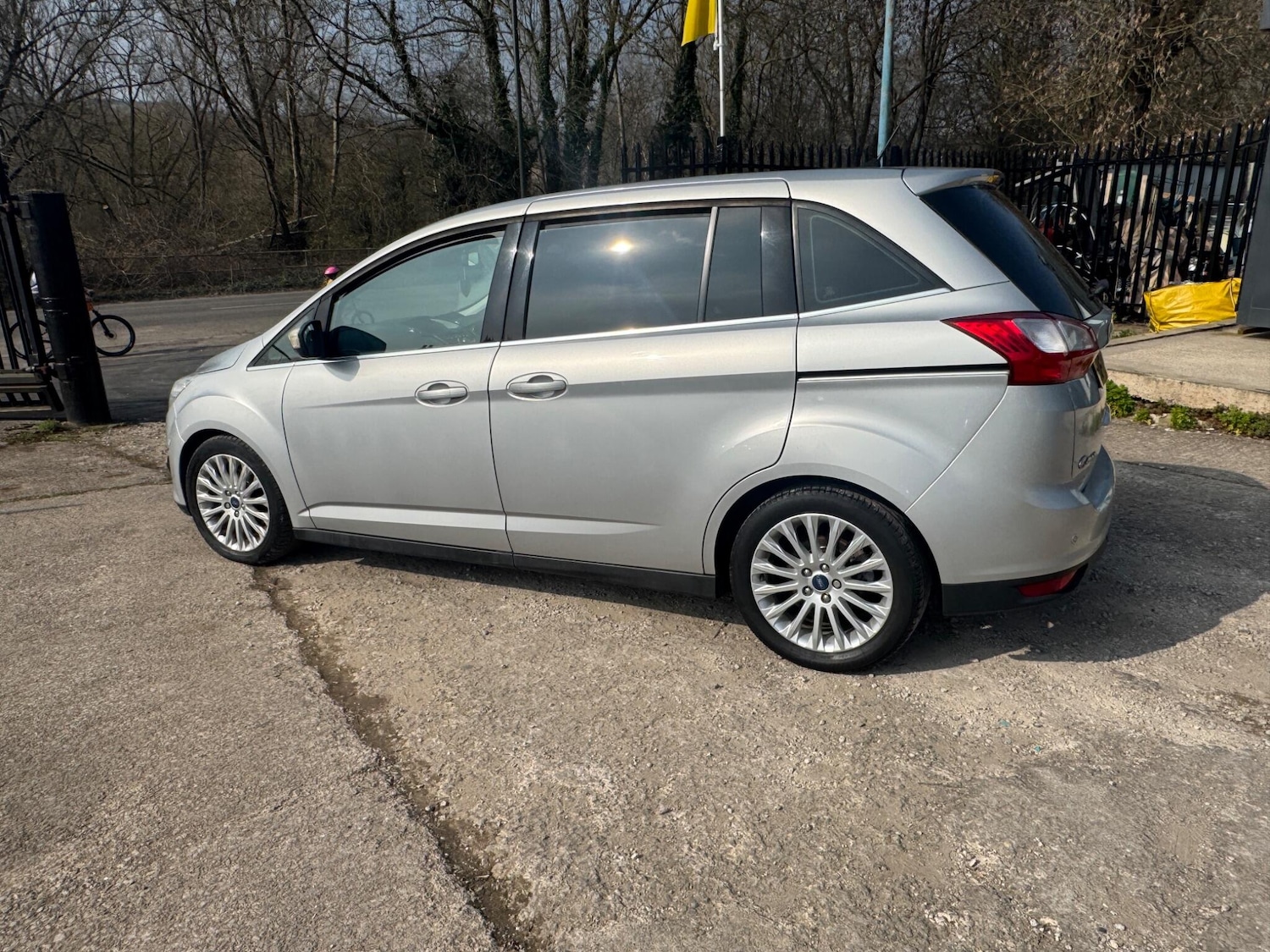 Used Ford Grand C-Max 2013 for sale - 78073982: Photo 12