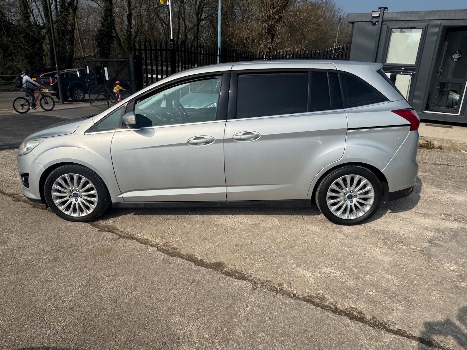 Used Ford Grand C-Max 2013 for sale - 78073982: Photo 13