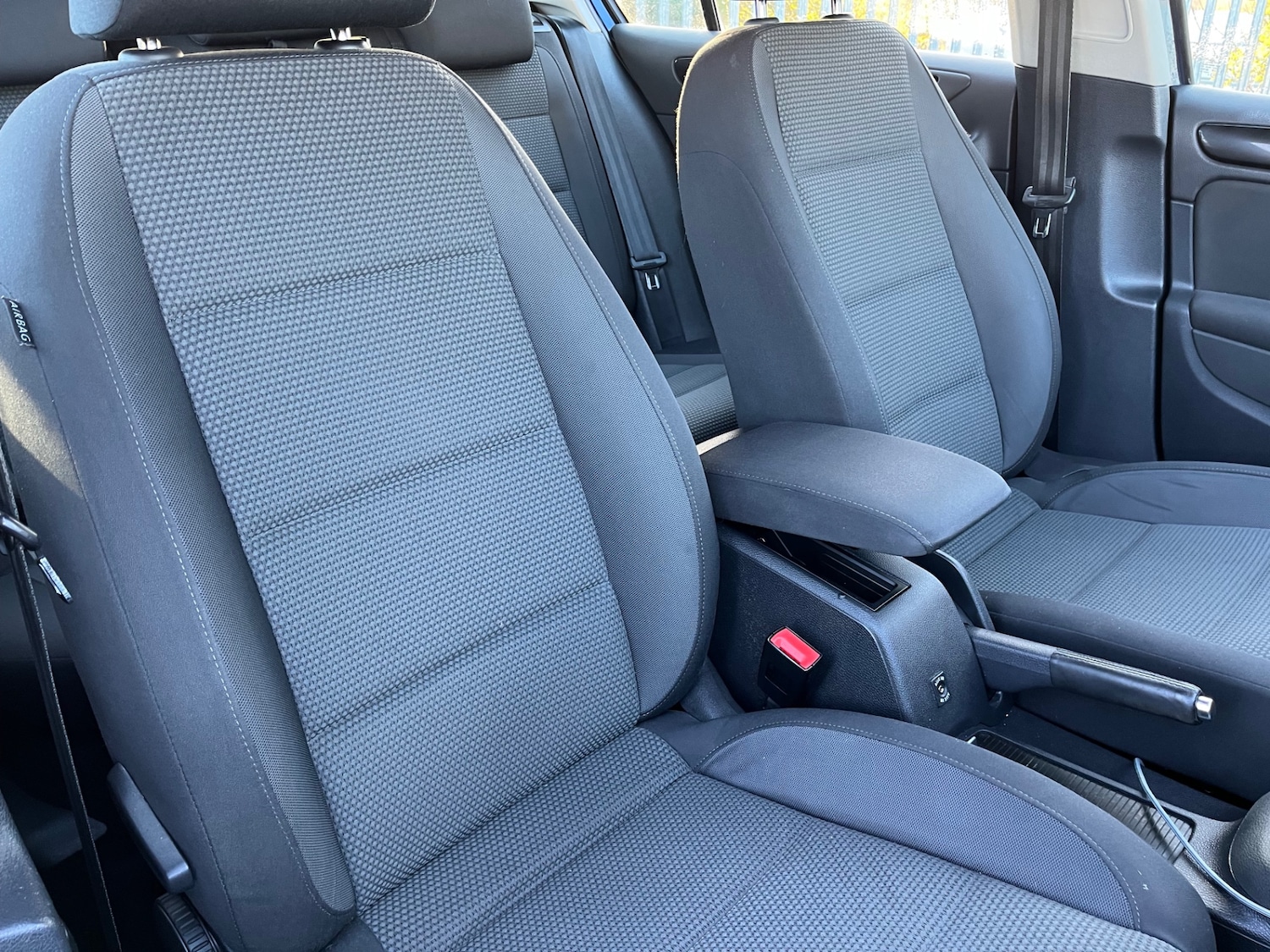 Used Volkswagen Golf 2010 for sale - 76782309: Photo 19