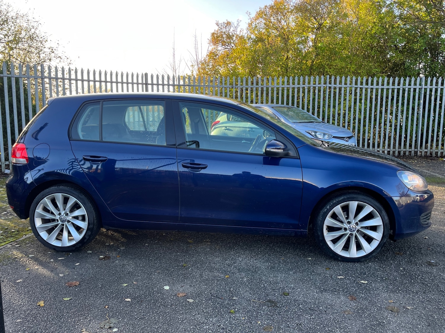 Used Volkswagen Golf 2010 for sale - 76782309: Photo 2