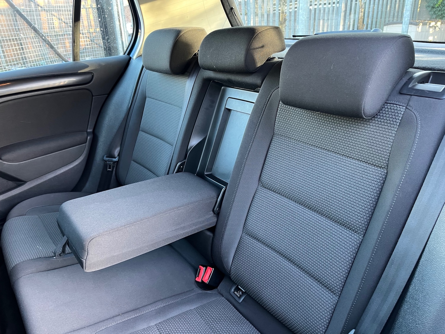 Used Volkswagen Golf 2010 for sale - 76782309: Photo 25