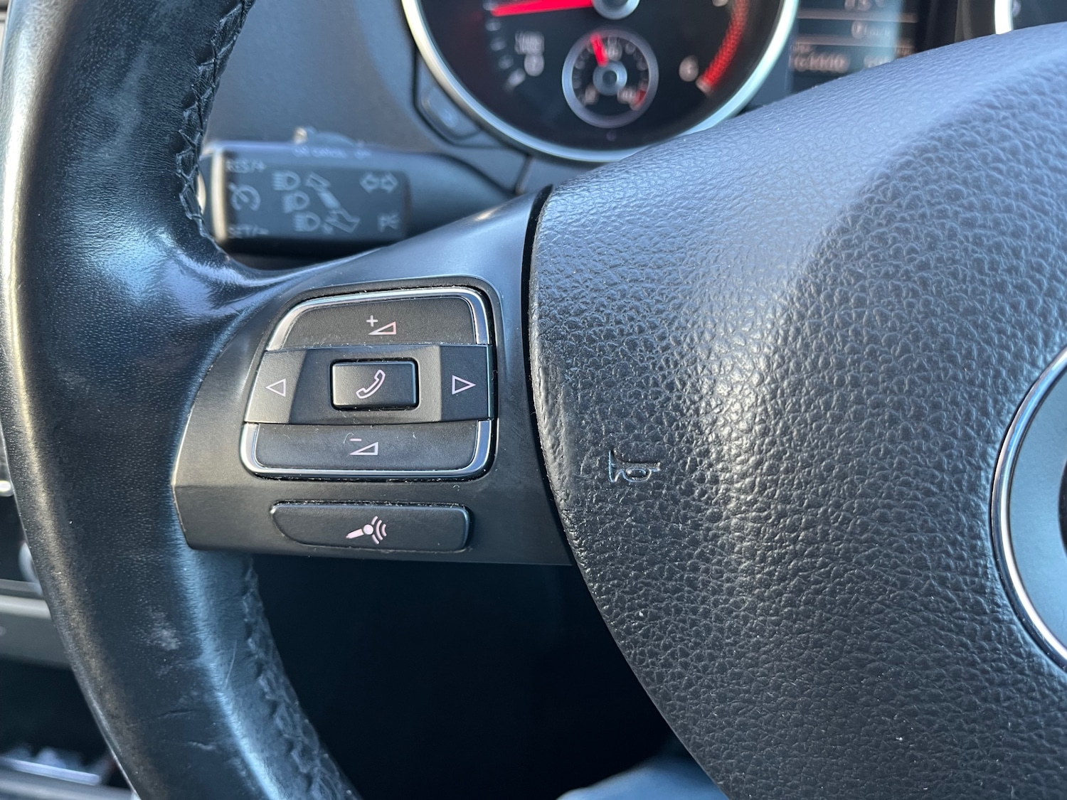 Used Volkswagen Golf 2010 for sale - 76782309: Photo 38