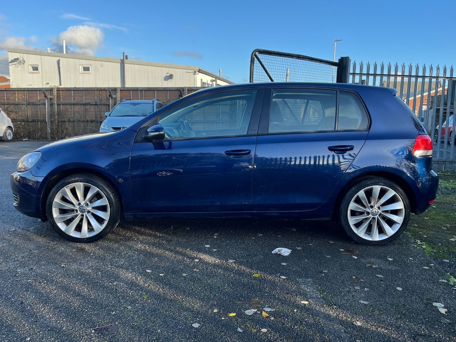 Used Volkswagen Golf 2010 for sale - 76782309: Photo 6