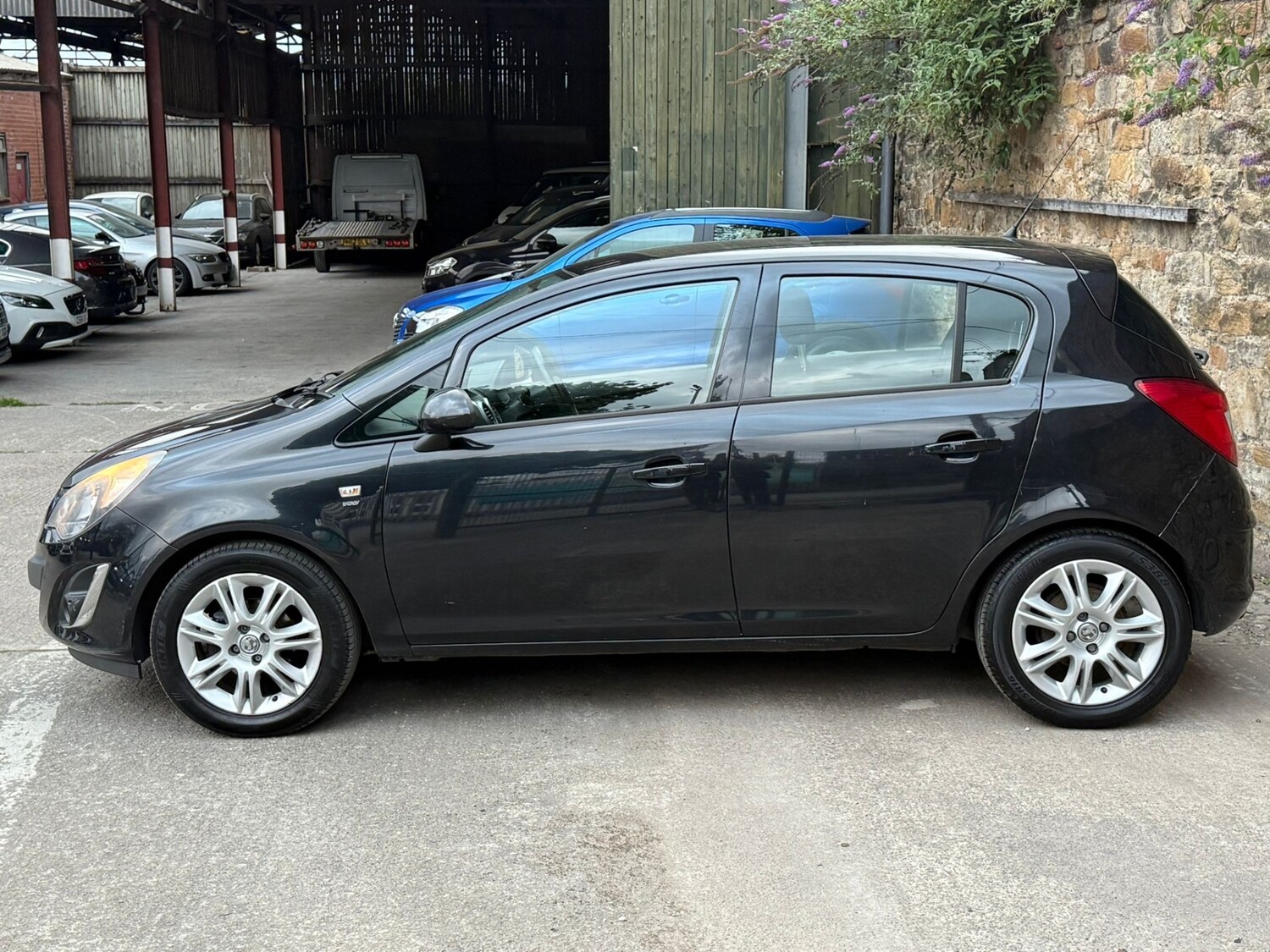 Used Vauxhall Corsa 2014 for sale - 75173572: Photo 3