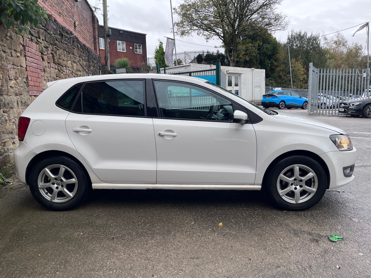 Used Volkswagen Polo 2010 for sale - 76748493: Photo 11