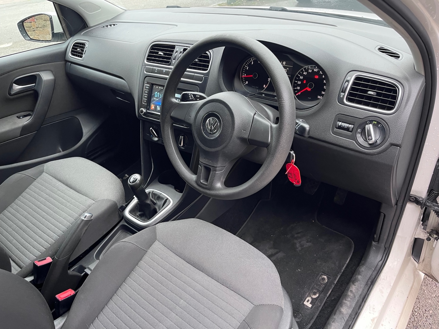 Used Volkswagen Polo 2010 for sale - 76748493: Photo 12