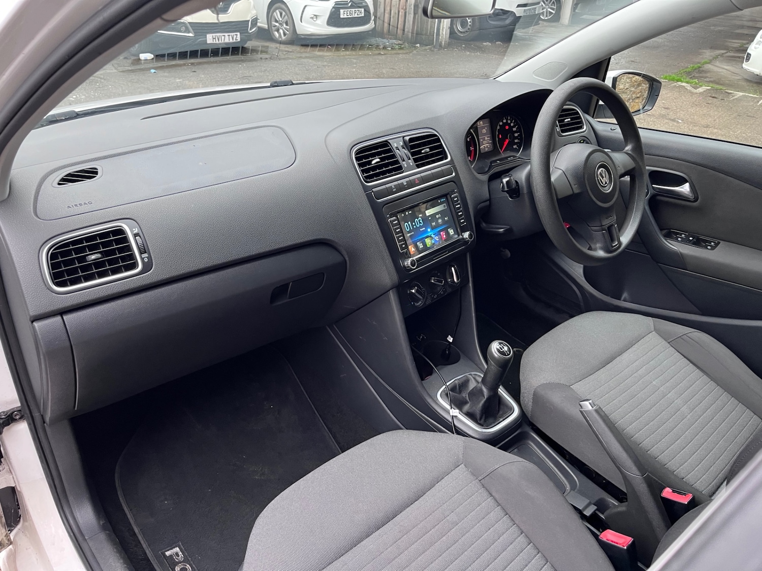 Used Volkswagen Polo 2010 for sale - 76748493: Photo 17