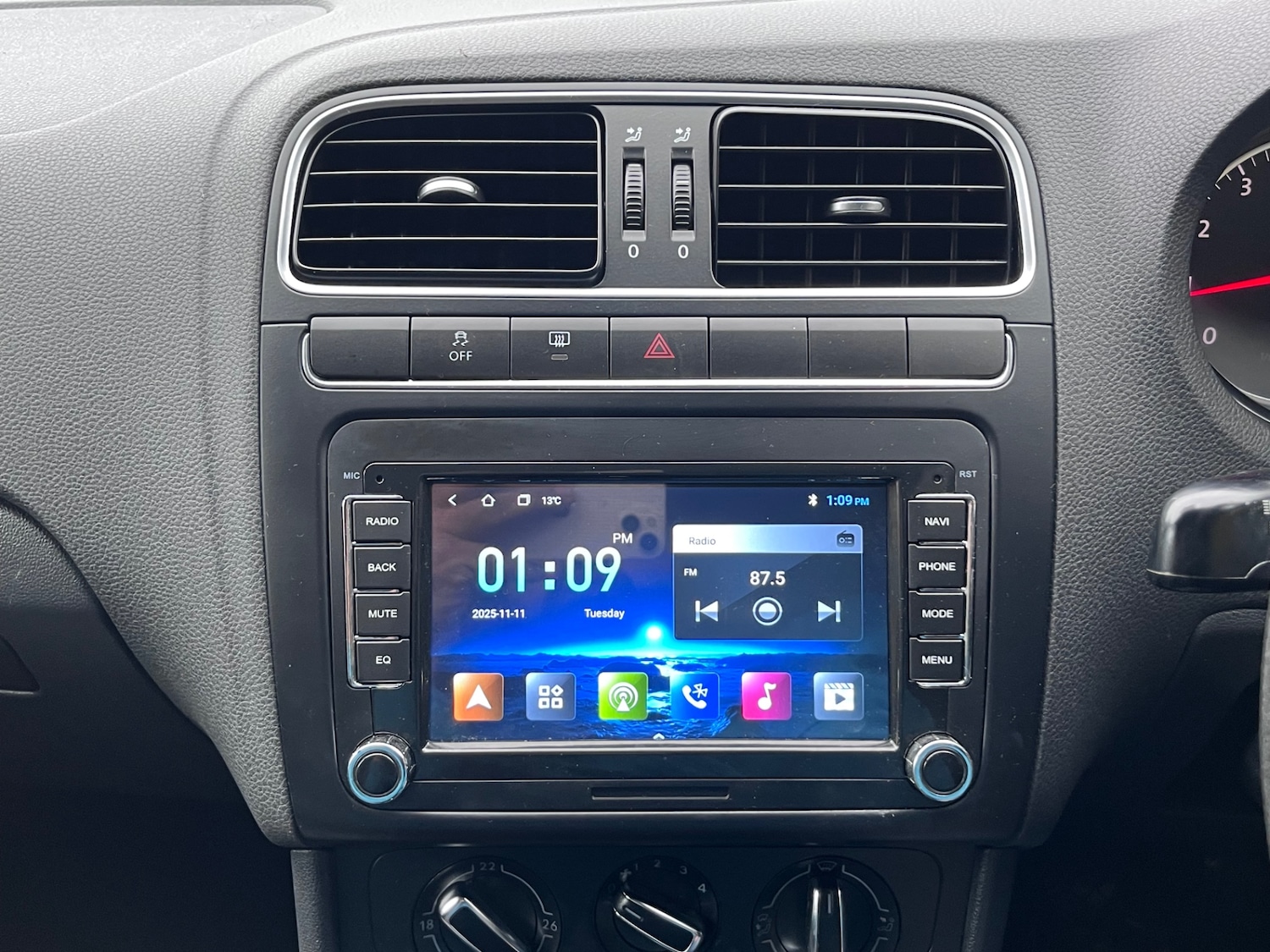 Used Volkswagen Polo 2010 for sale - 76748493: Photo 34