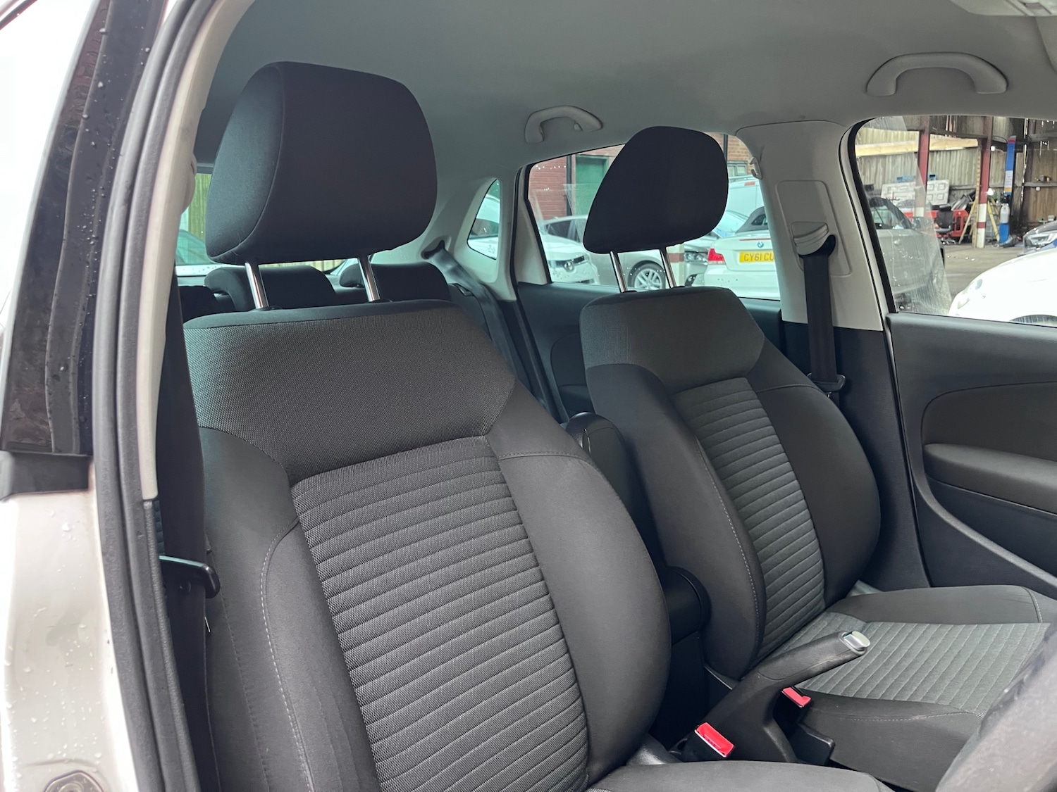 Used Volkswagen Polo 2010 for sale - 76748493: Photo 44