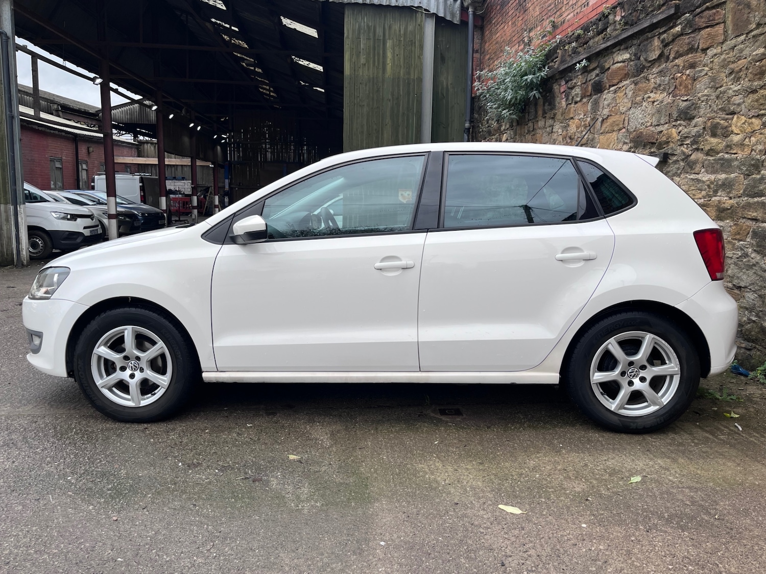 Used Volkswagen Polo 2010 for sale - 76748493: Photo 5