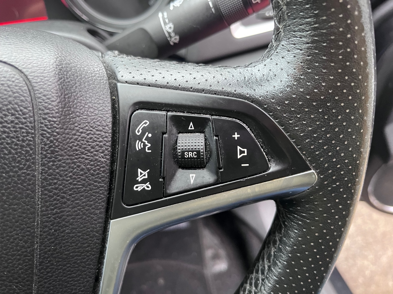 Used Vauxhall Astra 2011 for sale - 76748539: Photo 32