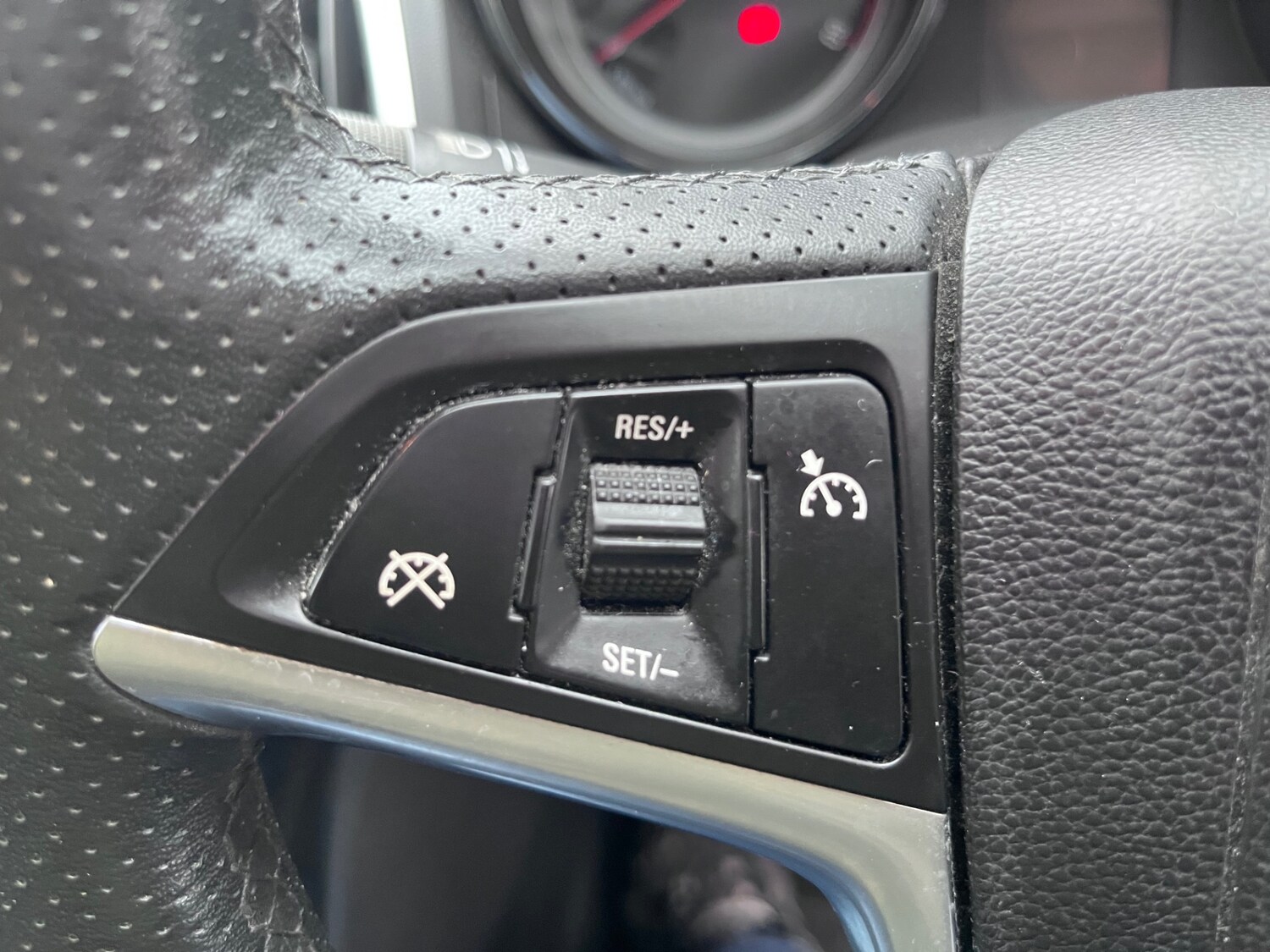 Used Vauxhall Astra 2011 for sale - 76748539: Photo 34