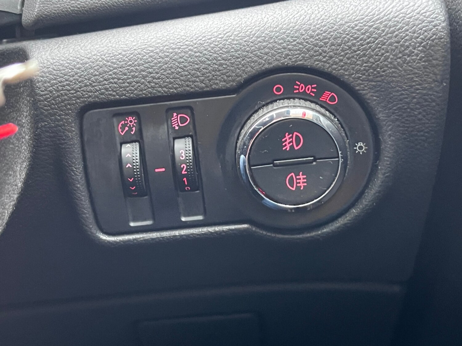 Used Vauxhall Astra 2011 for sale - 76748539: Photo 36