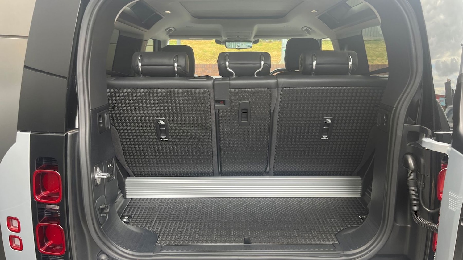 Used Land Rover Defender 2022 for sale - 77280617: Photo 10