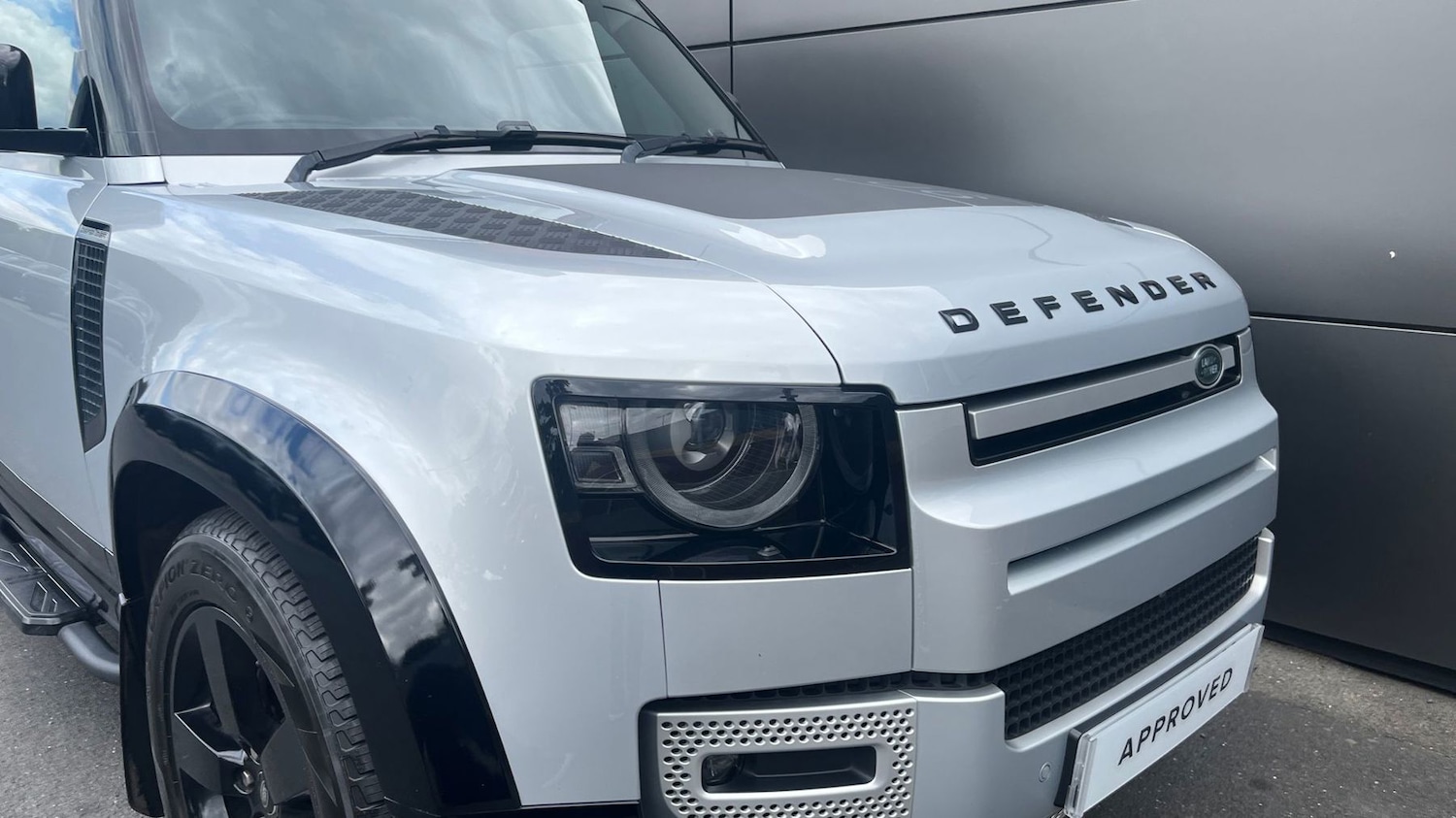 Used Land Rover Defender 2022 for sale - 77280617: Photo 17