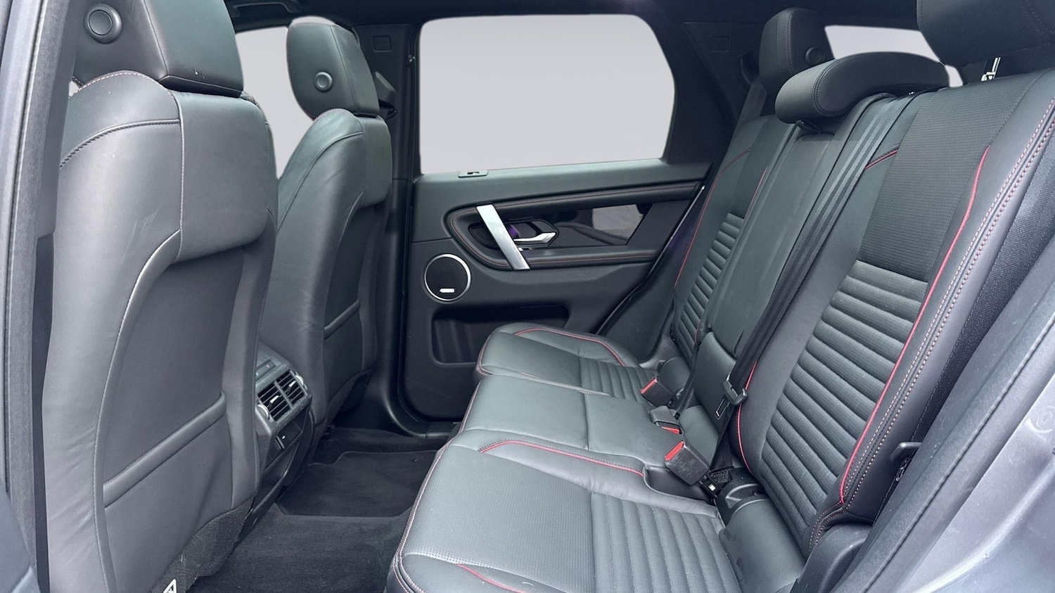 Used Land Rover Discovery Sport 2023 for sale - 77840946: Photo 4