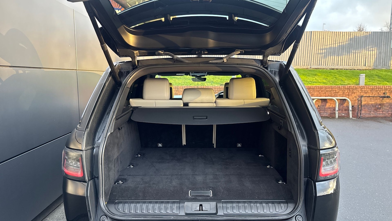 Used Land Rover Range Rover Sport 2019 for sale - 77307113: Photo 10