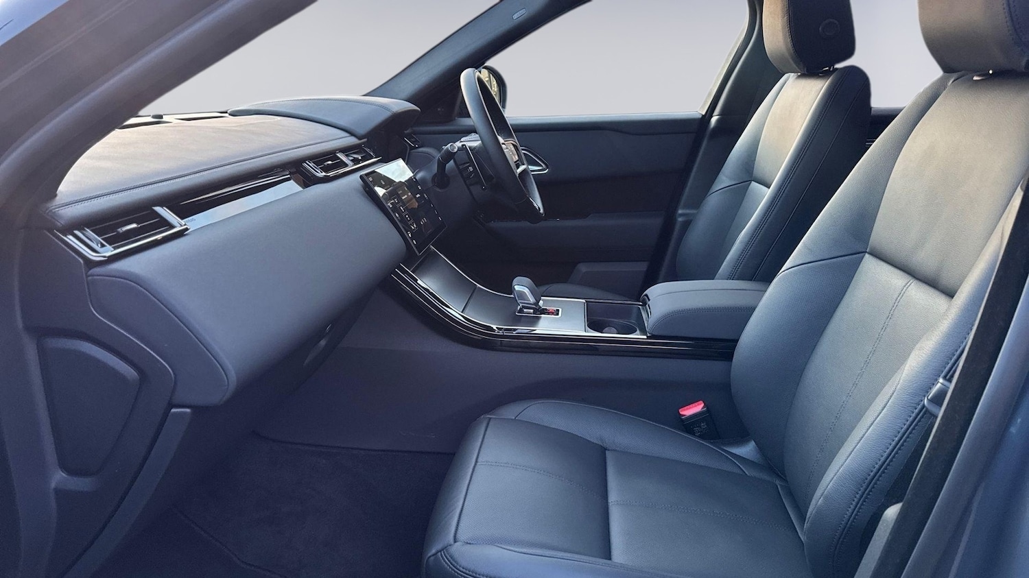 Used Land Rover Range Rover Velar 2026 for sale - 77280573: Photo 3