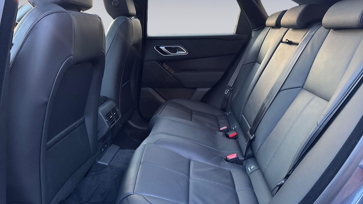 Used Land Rover Range Rover Velar 2026 for sale - 77280573: Photo 4